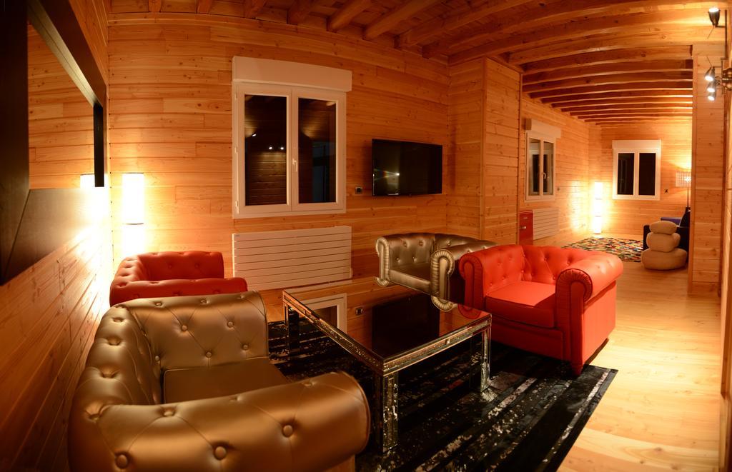 Domaine Du Mont Monnet - Chambre D'Hotes & Gite Longes ภายนอก รูปภาพ